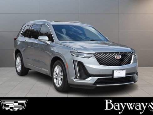 Used 2023 Cadillac XT6 Luxury image 3