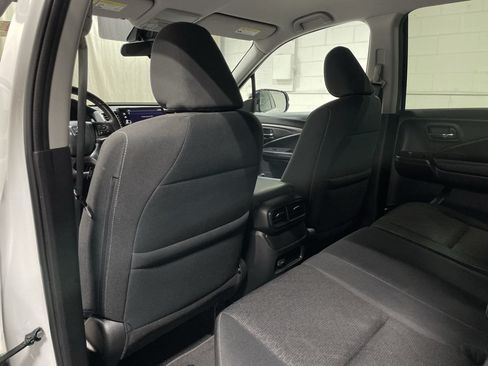 Used 2024 Honda Ridgeline Sport image 15