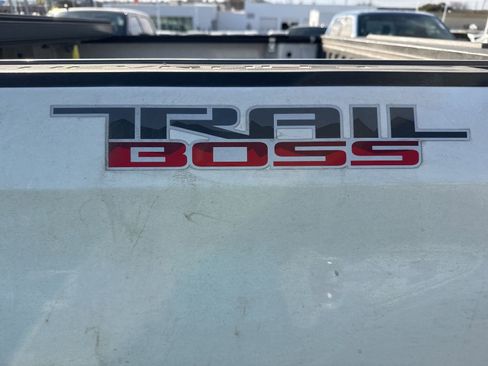 Used 2019 Chevrolet Silverado 1500 LT Trail Boss image 5