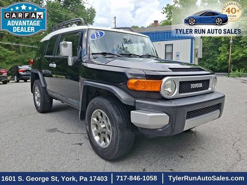 Used 2013 Toyota FJ Cruiser 4WD w/ Upgrade Pkg image 1