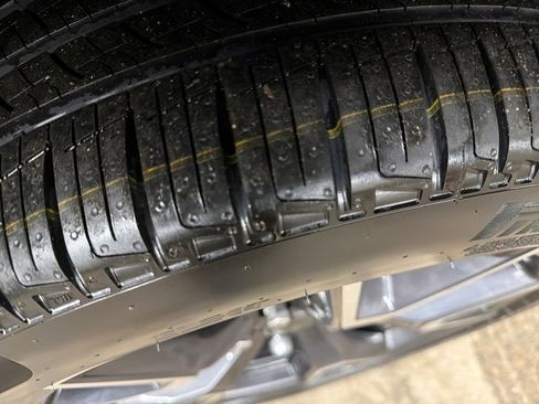 New 2026 Jeep Cherokee Overland image 30