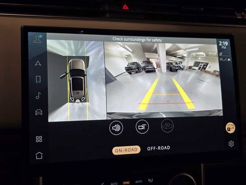 Used 2023 Land Rover Range Rover SE image 32