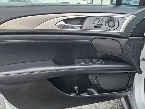 Used 2018 Lincoln MKZ Reserve image 15