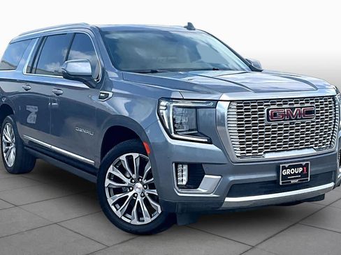 Used 2021 GMC Yukon XL Denali w/ Denali Premium Package RWD image 3