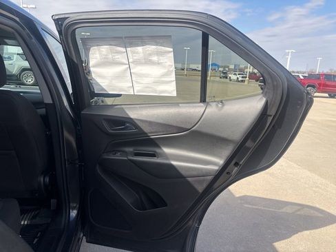 Used 2018 Chevrolet Equinox LT FWD image 26
