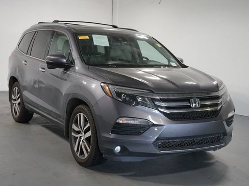 Used 2016 Honda Pilot Touring image 3