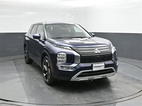 Used 2024 Mitsubishi Outlander SE image 22