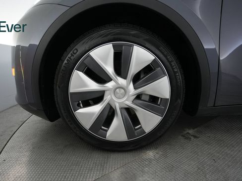 Used 2023 Tesla Model Y Long Range AWD/4WD image 19