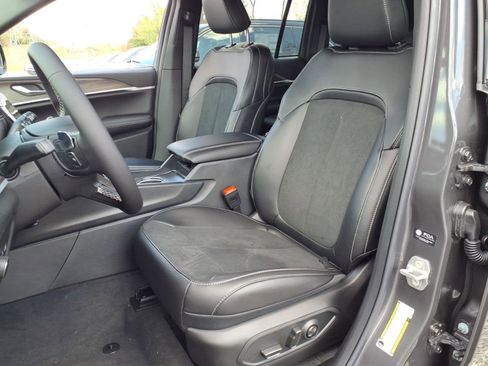 New 2026 Jeep Grand Cherokee Altitude AWD/4WD image 7