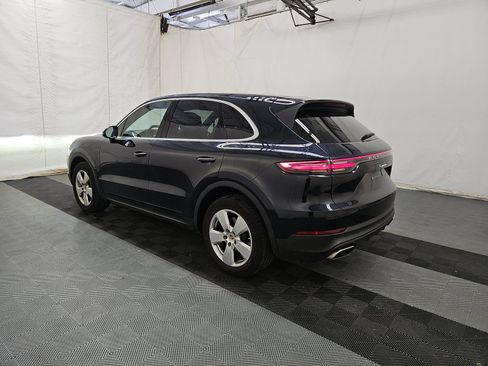 Used 2023 Porsche Cayenne AWD/4WD image 6