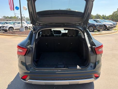 Used 2025 Chevrolet Trax LT FWD image 15