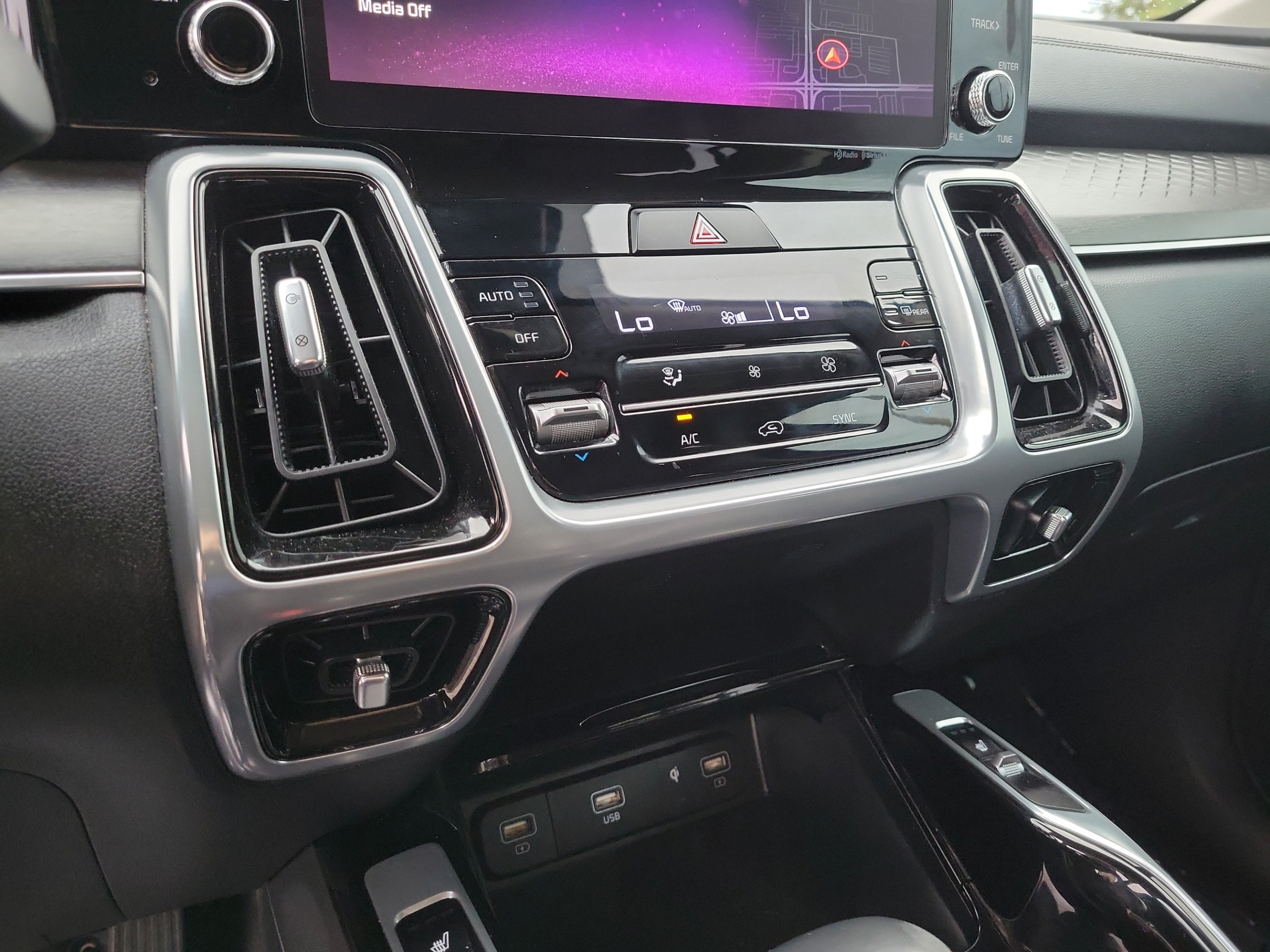 Certified 2023 Kia Sorento SX FWD image 22
