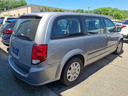 Used 2015 Dodge Grand Caravan American Value Package w/ UConnect Hands-Free Group FWD image 4