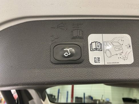 Used 2019 Ford Escape Titanium image 12