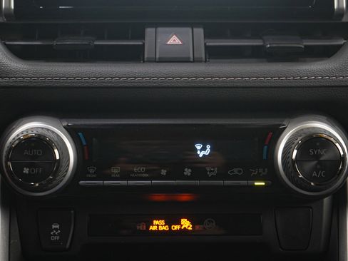 Used 2025 Toyota RAV4 LE image 15