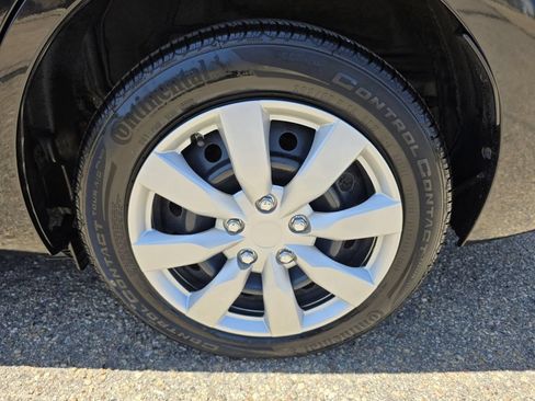 Used 2016 Toyota Corolla LE FWD image 39