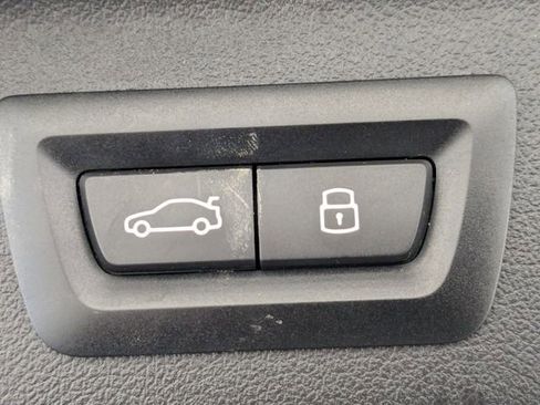 Used 2024 BMW X7 xDrive40i w/ M Sport Package image 33