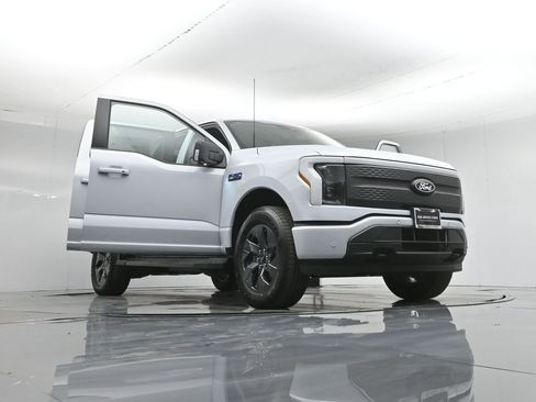 New 2025 Ford F150 Lightning Flash image 39