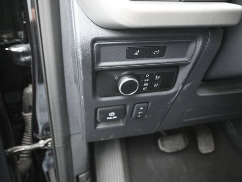 Used 2024 Ford Expedition XLT RWD image 13