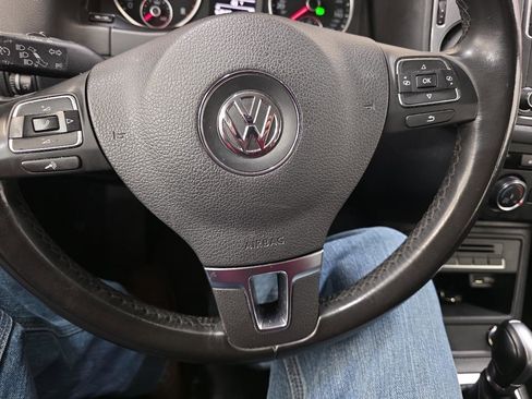 Used 2017 Volkswagen Tiguan S image 45