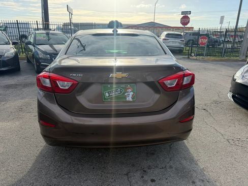 Used 2019 Chevrolet Cruze LS FWD image 4