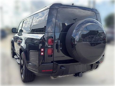 Used 2024 Land Rover Defender 130 X-Dynamic SE AWD/4WD image 6