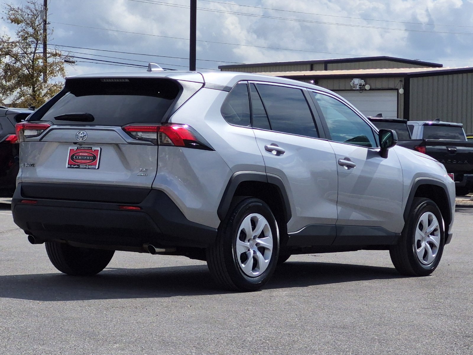 Certified 2025 Toyota RAV4 LE AWD/4WD image 5
