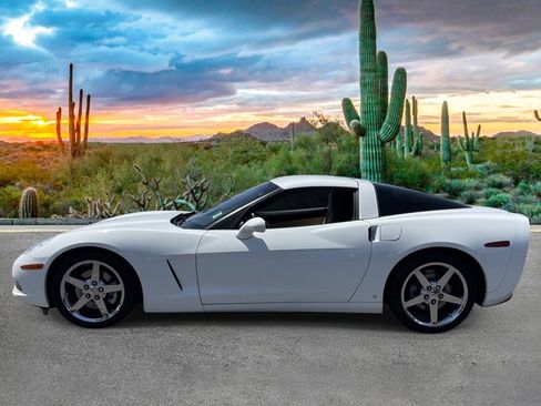 Used 2007 Chevrolet Corvette Coupe w/ Preferred Equipment Group RWD image 6
