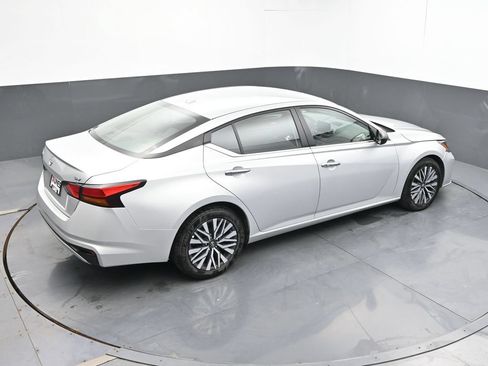 Used 2024 Nissan Altima 2.5 SV FWD image 23