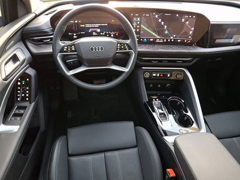 Certified 2025 Audi Q5 Prestige AWD/4WD image 4