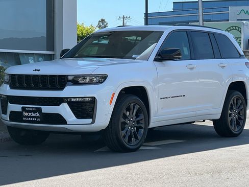 New 2026 Jeep Grand Cherokee Limited AWD/4WD image 8
