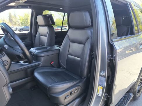 Used 2022 Chevrolet Tahoe Z71 w/ Z71 Off-Road Package AWD/4WD image 11