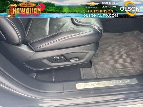Used 2020 Ford Explorer Platinum w/ Premium Technology Package image 35