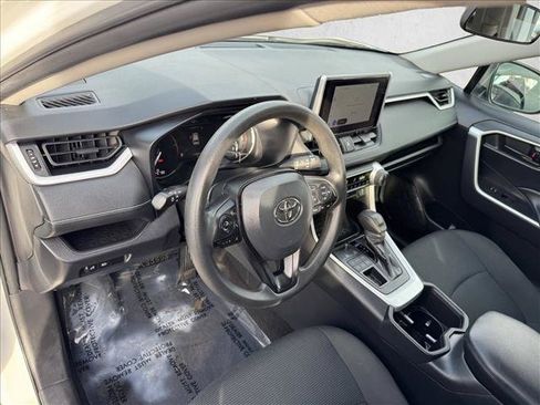 Used 2024 Toyota RAV4 LE AWD/4WD image 9