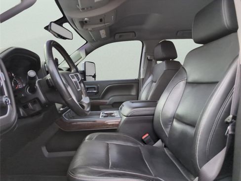 Used 2016 GMC Sierra 2500 SLT w/ Duramax Plus Package image 9