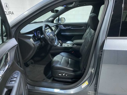Used 2020 Cadillac XT6 Premium Luxury AWD/4WD image 2