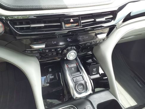Used 2022 Acura MDX SH-AWD w/ Advance Package image 31