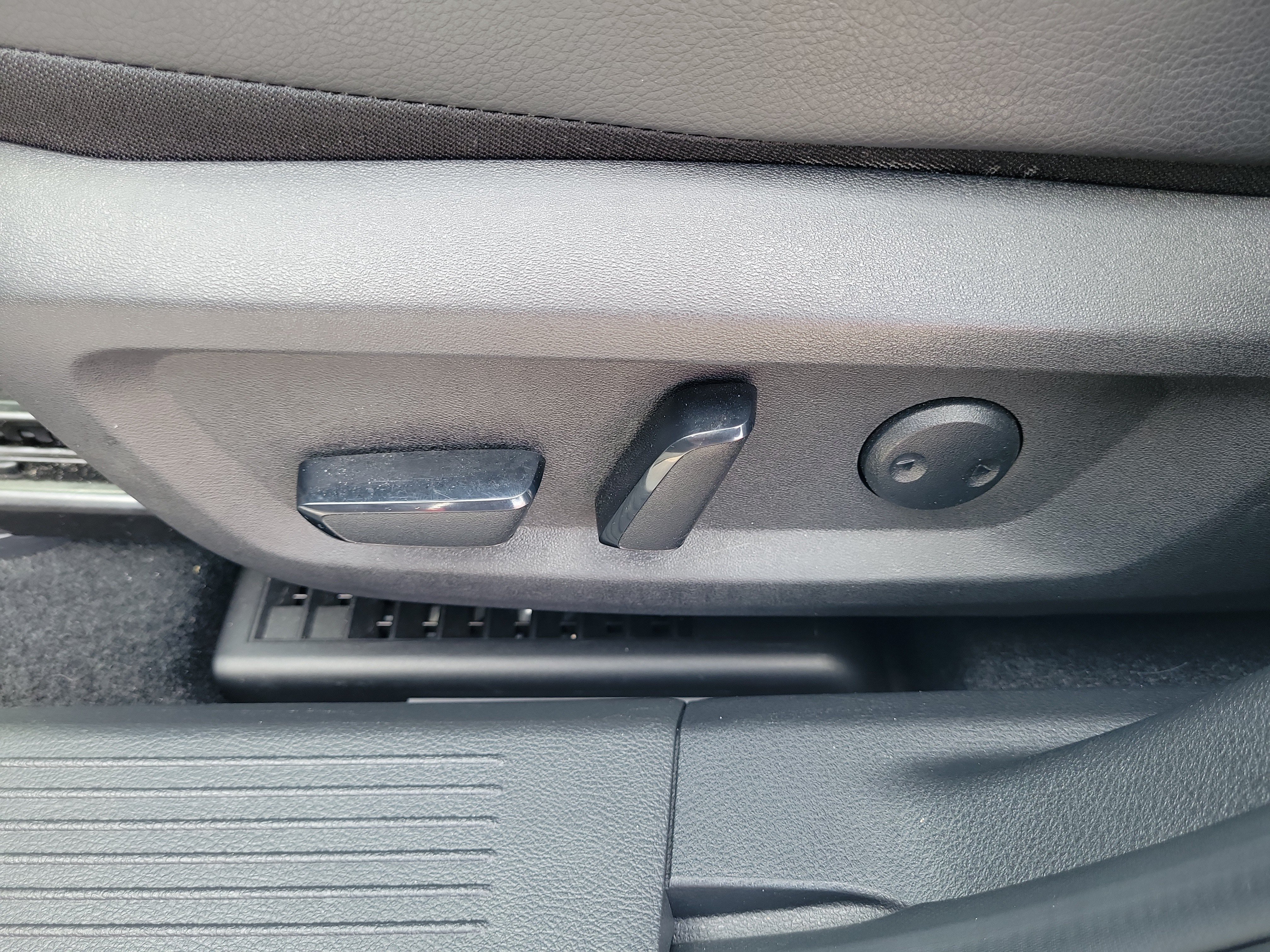 Certified 2024 Nissan Rogue SL w/ SL Premium Package FWD image 14