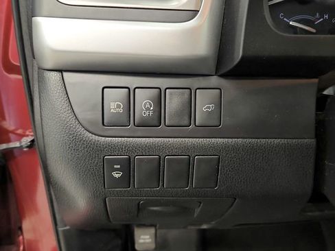 Used 2017 Toyota Highlander SE FWD image 33