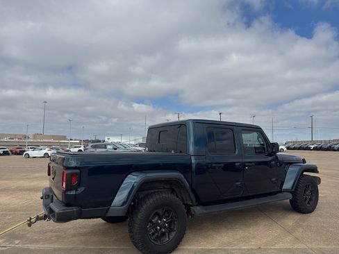 Used 2025 Jeep Gladiator Sport image 23
