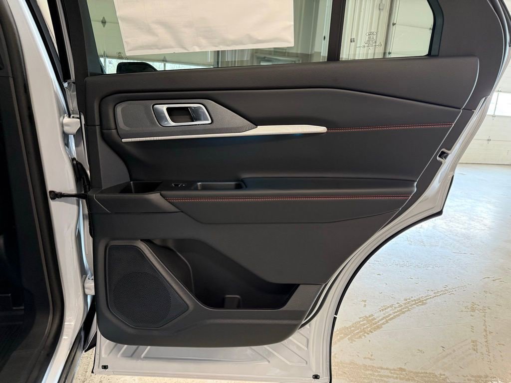 New 2026 Ford Explorer ST-Line w/ ST-Line Street Pack AWD/4WD image 33