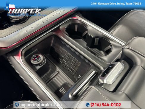 Used 2025 Ford Expedition Platinum AWD/4WD image 37