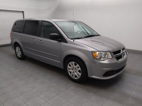 Used 2016 Dodge Grand Caravan SE w/ Quick Order Package 29E SE FWD image 11