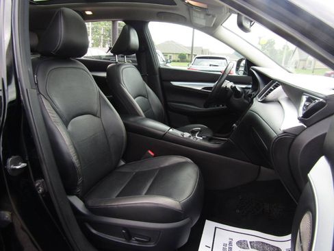 Used 2019 INFINITI QX50 Essential w/ Premium Heat Package AWD/4WD image 25