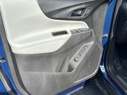Used 2021 Chevrolet Equinox Premier FWD image 17