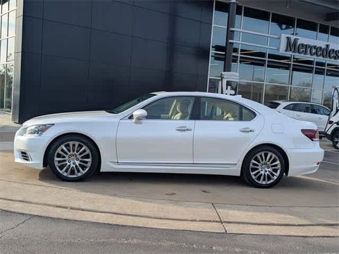 Used 2016 Lexus LS 460 w/ Comfort Package image 5