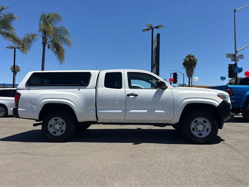 Used 2022 Toyota Tacoma SR RWD image 39