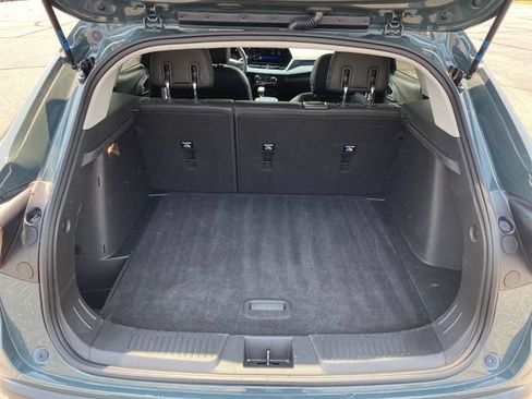 Used 2025 Chevrolet Trax LT FWD image 20