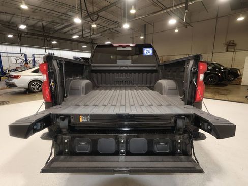 Used 2024 Chevrolet Silverado 1500 High Country AWD/4WD image 26