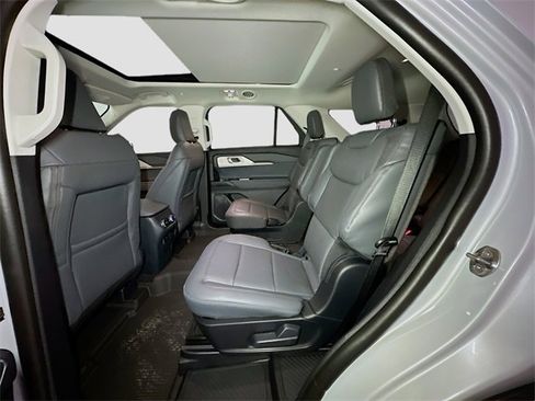 New 2026 Ford Explorer Active w/ Active Comfort Package image 15